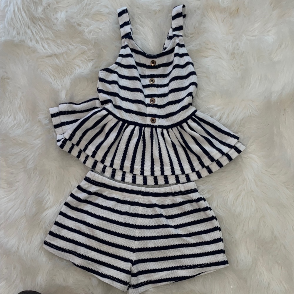 Vince Camuto Set